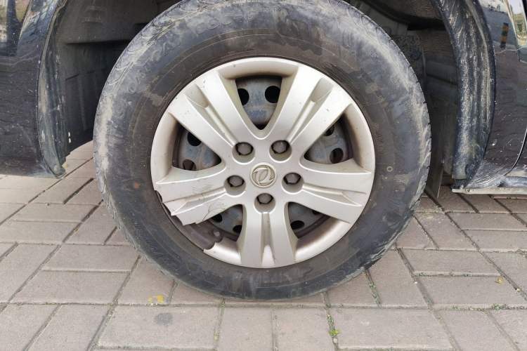 Used FORTHING Lingzhi 2021 M5L 2.0L Utility Model Right Front Wheel Hub