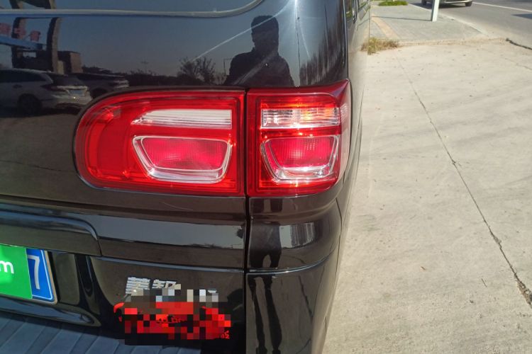 Used FORTHING Lingzhi 2021 M5L 2.0L Utility Model Right Rear Taillight