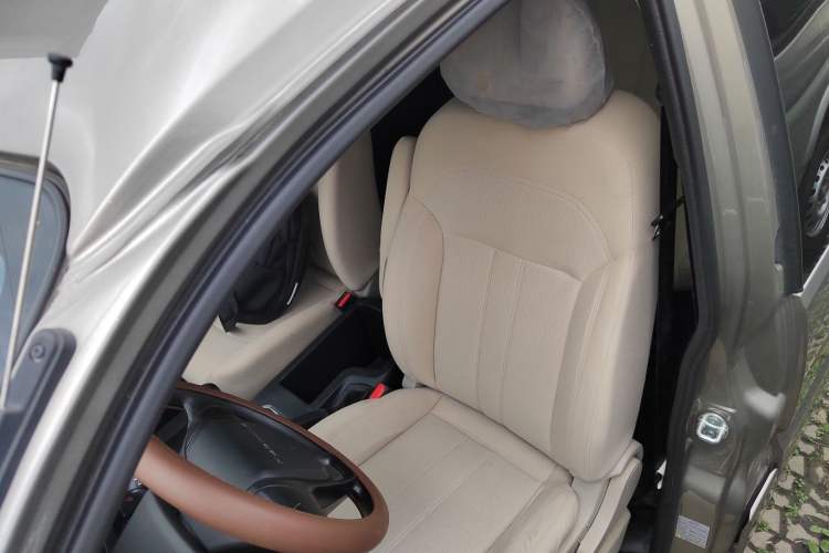 Used FORTHING Lingzhi 2021 M5L 2.0L Utility Model Left Front Seat