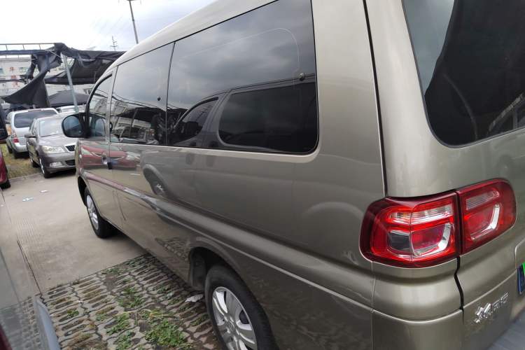 Used FORTHING Lingzhi 2021 M5L 2.0L Utility Model Left Side