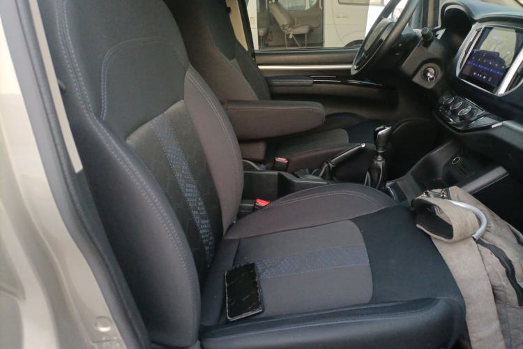 Used FORTHING Lingzhi 2021 M5L 2.0L Utility Model Right Front Seat