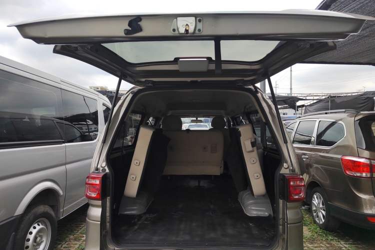 Used FORTHING Lingzhi 2021 M5L 2.0L Utility Model Trunk