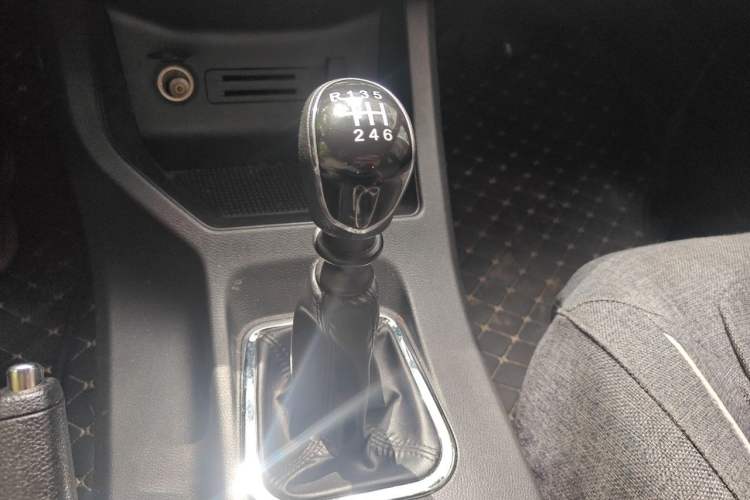Used FORTHING Lingzhi 2021 M5L 2.0L Utility Model Gear Lever