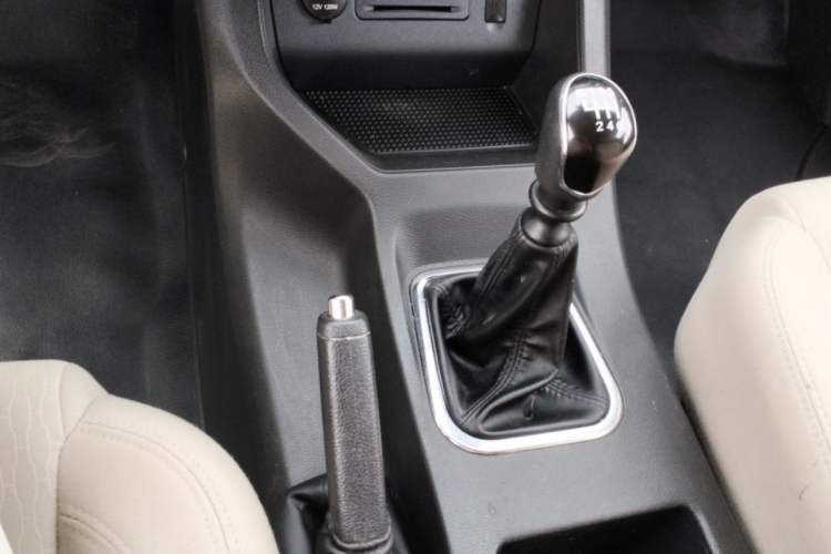 Used FORTHING Lingzhi 2021 M5L 2.0L Utility Model Interior 4