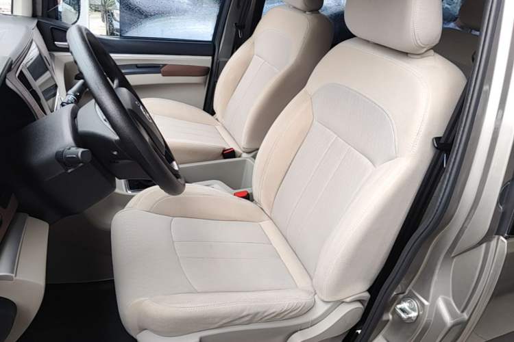 Used FORTHING Lingzhi 2021 M5L 2.0L Utility Model Left Front Seat