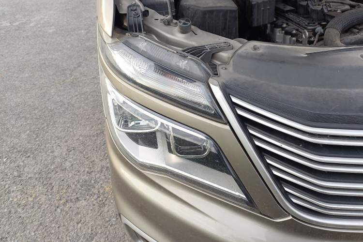 Used FORTHING Lingzhi 2021 M5L 2.0L Utility Model Right Front Headlight