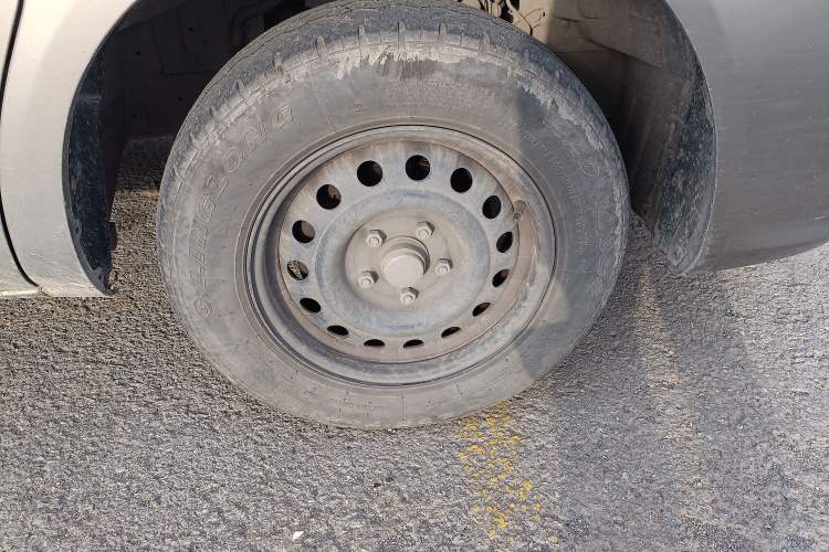 Used FORTHING Lingzhi 2021 M5L 2.0L Utility Model Right Front Wheel Hub