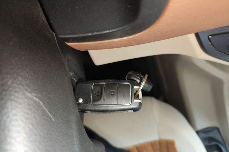 Used FORTHING Lingzhi 2021 M5L 2.0L Utility Model Interior 1