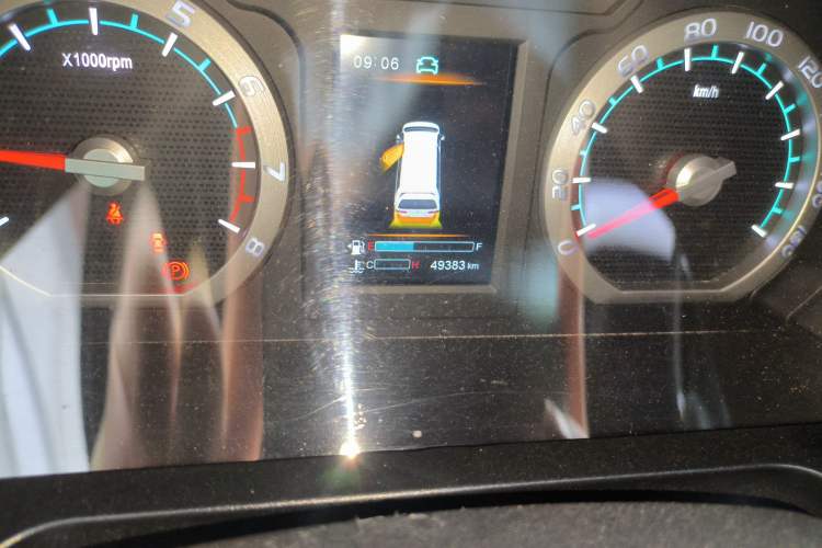 Used FORTHING Lingzhi 2021 M5L 2.0L Utility Model Odometer Close Up