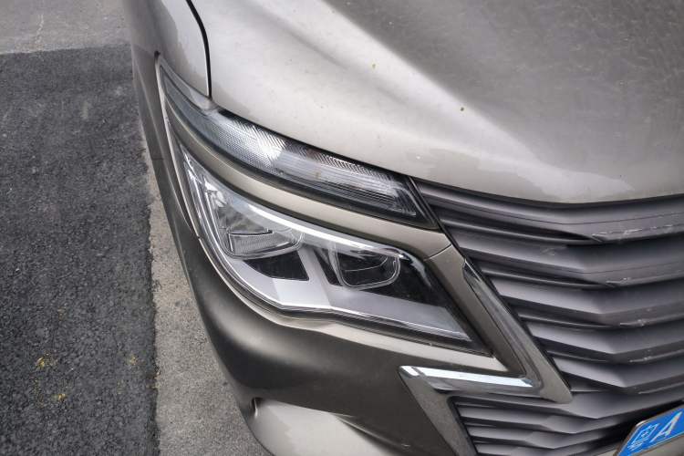 Used FORTHING Lingzhi 2021 M5L 2.0L Utility Model Right Front Headlight