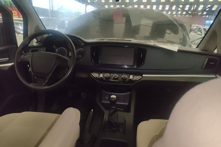 Used FORTHING Lingzhi 2022 M5 1.6L Practical Model 5 Seats Center Console