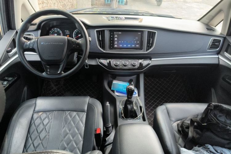 Used FORTHING Lingzhi 2022 Striving Version M5L 1.6L Luxury 7-Seater Center Console