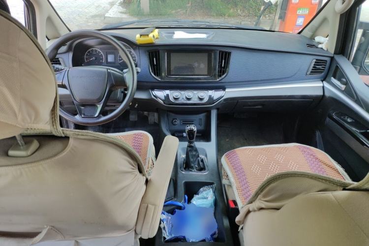 Used FORTHING Lingzhi 2022 Striving Version M5L 1.6L Base Model 7 Seats Center Console