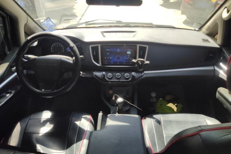 Used FORTHING Lingzhi 2022 M5L 1.6L Utility Model 7 Seats Center Console