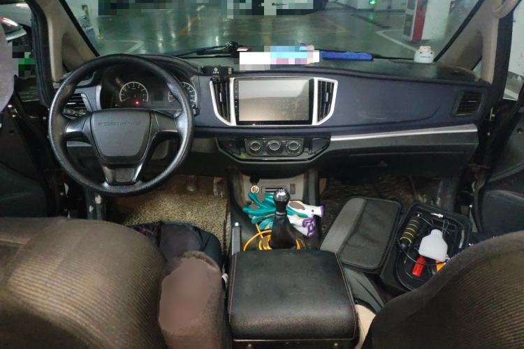 Used FORTHING Lingzhi 2022 M5L 1.6L Utility Model 7 Seats Center Console