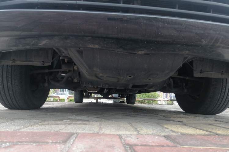 Used FORTHING Lingzhi 2022 M5 1.6L Practical 7-Seater Chassis Front