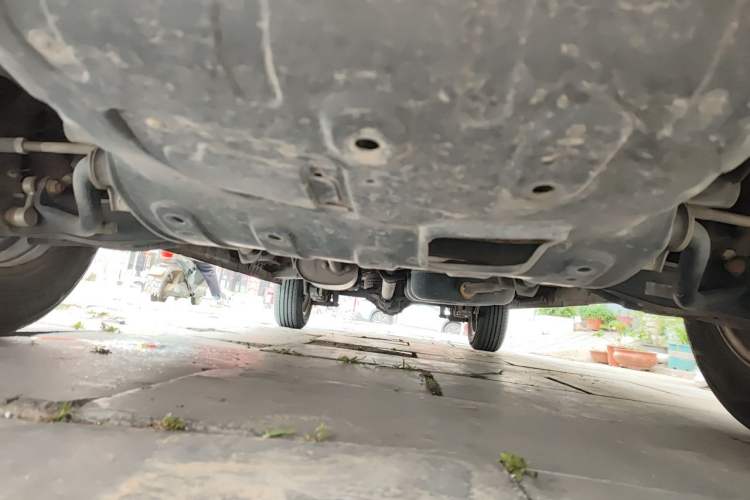 Used FORTHING Lingzhi 2022 M5 1.6L Practical 7-Seater Chassis Front