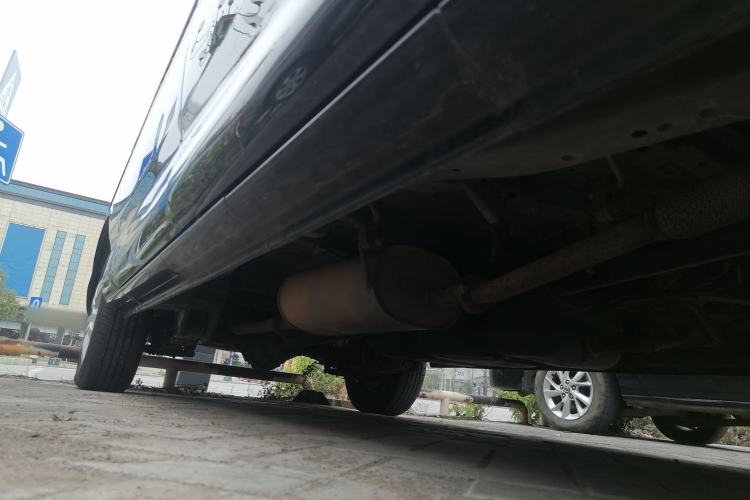 Used FORTHING Lingzhi 2022 M5 1.6L Practical 7-Seater Chassis Front Right