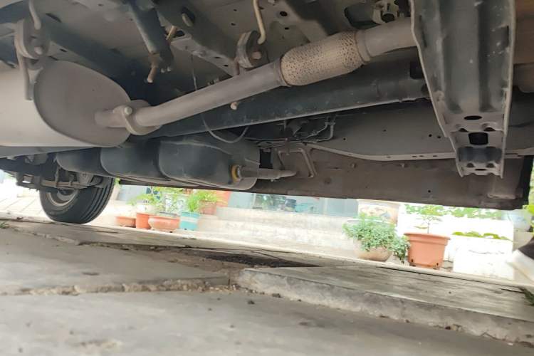 Used FORTHING Lingzhi 2022 M5 1.6L Practical 7-Seater Chassis Front Right