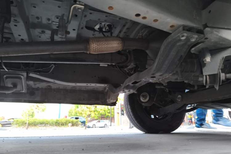 Used FORTHING Lingzhi 2022 M5 1.6L Practical 7-Seater Chassis Front Right