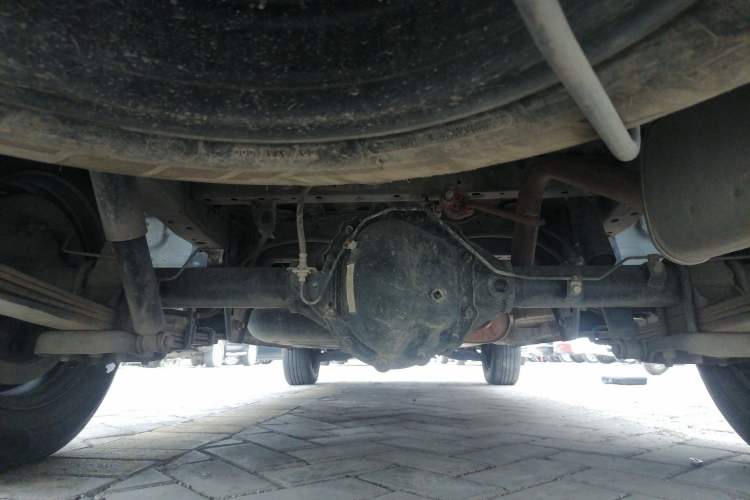 Used FORTHING Lingzhi 2022 M5 1.6L Practical 7-Seater Chassis Rear
