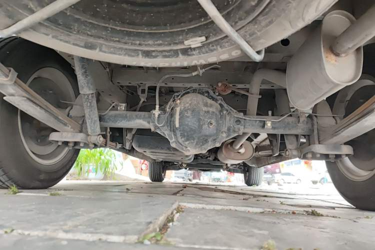 Used FORTHING Lingzhi 2022 M5 1.6L Practical 7-Seater Chassis Rear
