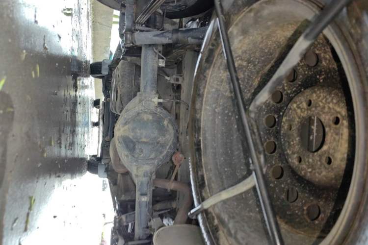 Used FORTHING Lingzhi 2022 Striving Version M5L 1.6L Base Model 9-Seater Chassis Rear