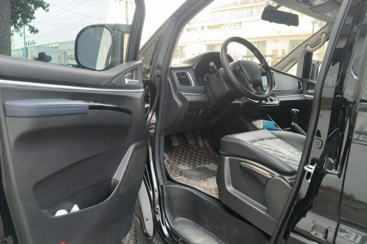 Used FORTHING Lingzhi 2022 Striving Version M5L 1.6L Luxury 7-Seater Driver Seat