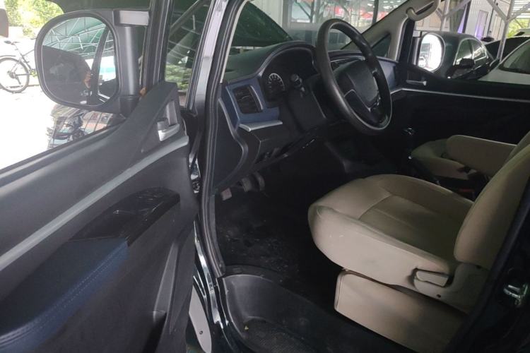 Used FORTHING Lingzhi 2022 Striving Version M5L 1.6L Base Model 7 Seats Driver Seat