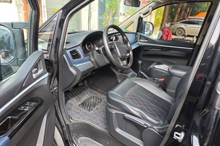 Used FORTHING Lingzhi 2022 Striving Version M5L 1.6L Luxury 7-Seater Driver Seat