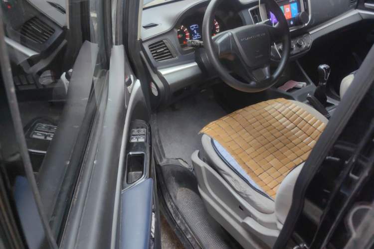Used FORTHING Lingzhi 2022 M5L 1.6L Utility Model 7 Seats Driver Seat