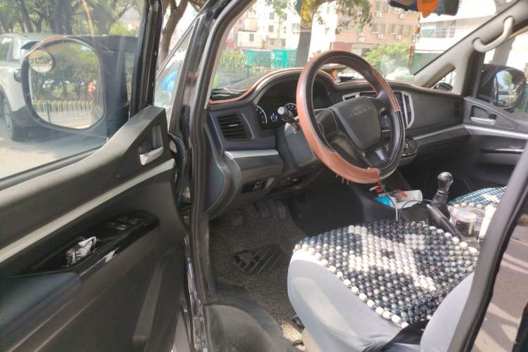 Used FORTHING Lingzhi 2022 M5L 1.6L Utility Model 7 Seats Driver Seat
