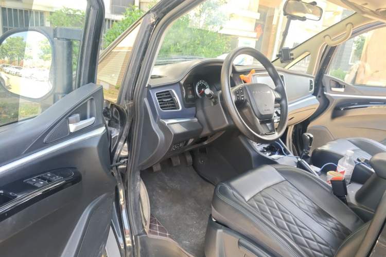 Used FORTHING Lingzhi 2022 Entry-Level M5L 1.6L Comfort Version 7 Seats Driver Seat