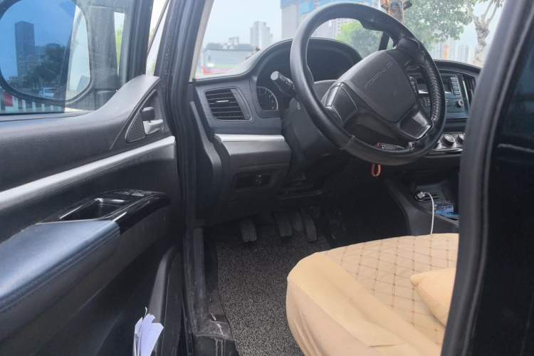 Used FORTHING Lingzhi 2022 M5L 1.6L Utility Model 7 Seats Driver Seat