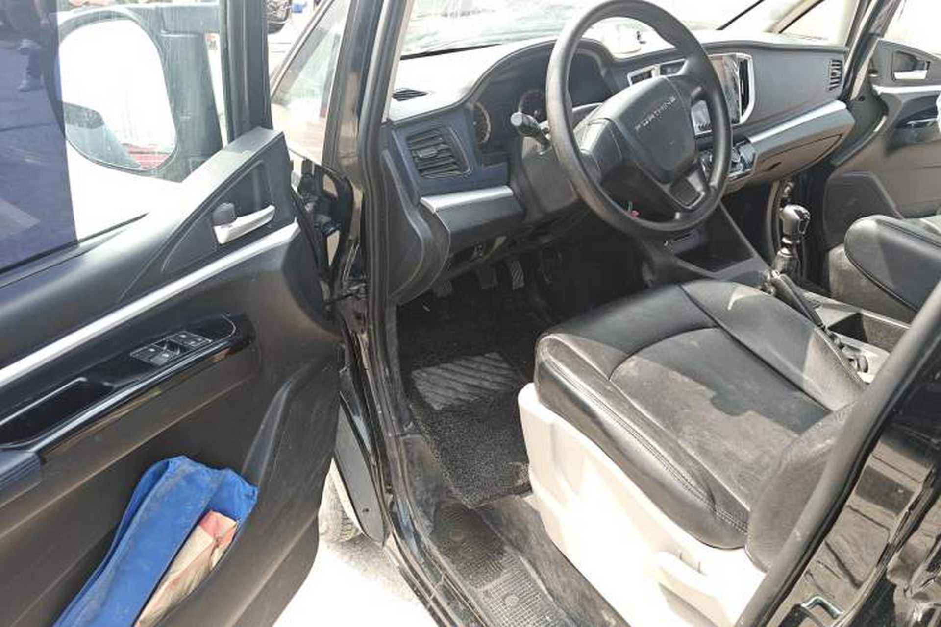 Used FORTHING Lingzhi 2022 Entry-Level M5L 2.0L Basic Version 7 Seats Driver Seat