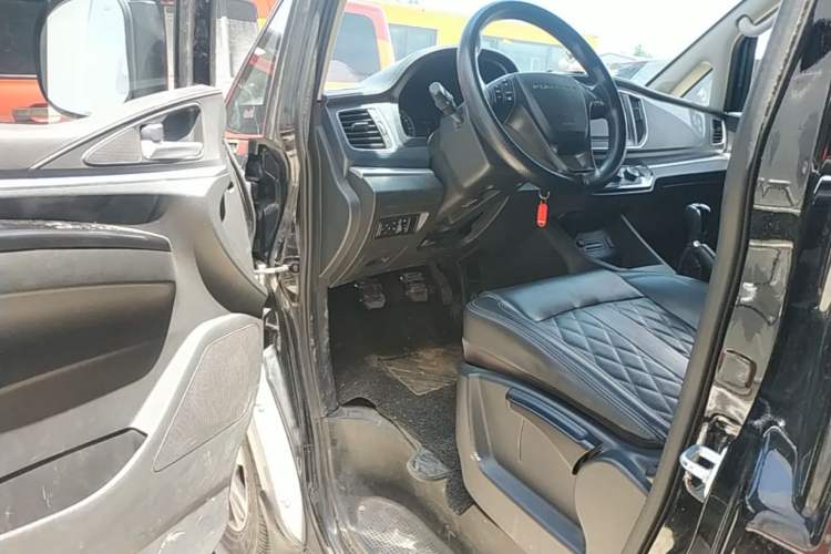 Used FORTHING Lingzhi 2022 Striving Version M5L 1.6L Luxury 7-Seater Driver Seat