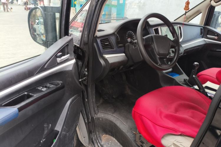 Used FORTHING Lingzhi 2022 M5L 1.6L Utility Model 7 Seats Driver Seat