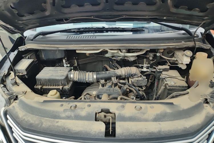 Used FORTHING Lingzhi 2022 M5 1.6L Practical 7-Seater Engine Bay