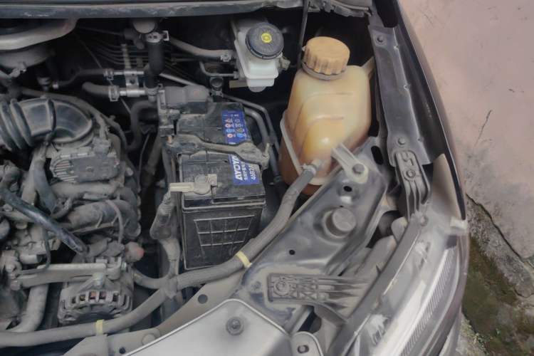 Used FORTHING Lingzhi 2022 M5L 1.6L Utility Model 7 Seats Engine Bay Left