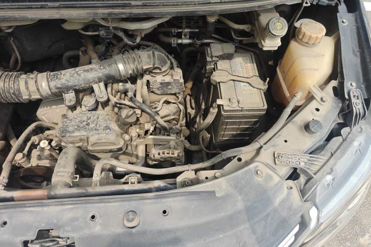 Used FORTHING Lingzhi 2022 M5L 1.6L Utility Model 7 Seats Engine Bay Left