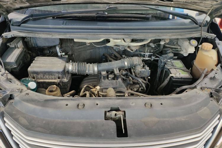 Used FORTHING Lingzhi 2022 M5 1.6L Practical Model 5 Seats Engine Bay