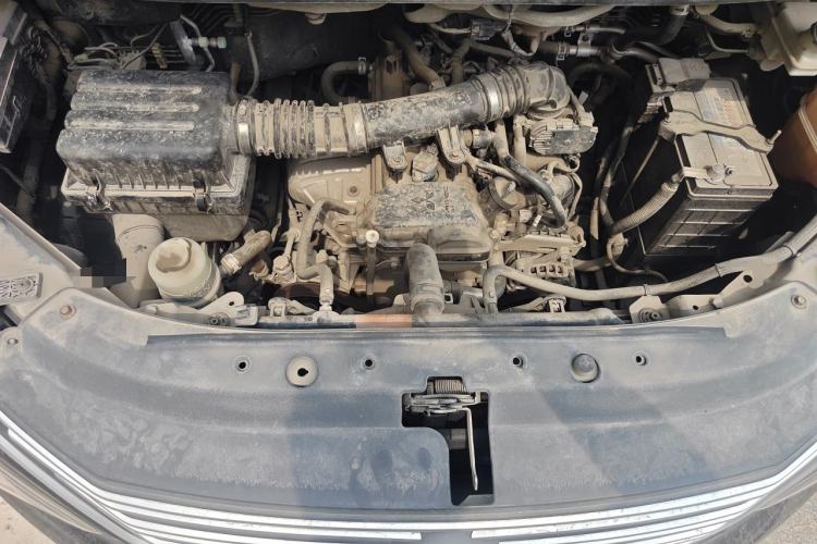 Used FORTHING Lingzhi 2022 M5L 1.6L Utility Model 7 Seats Engine Bay