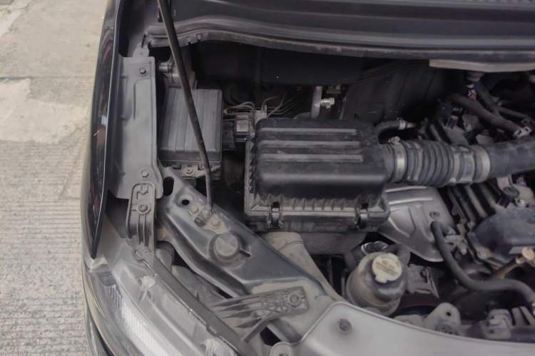 Used FORTHING Lingzhi 2022 M5L 1.6L Utility Model 7 Seats Engine Bay Right