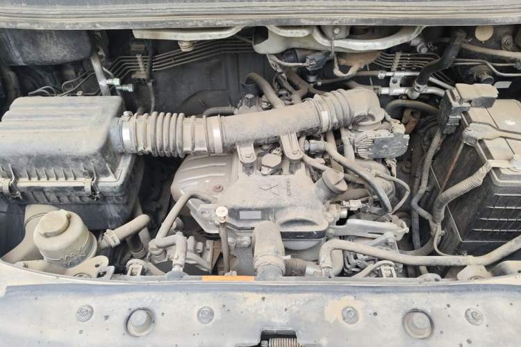 Used FORTHING Lingzhi 2022 M5 1.6L Practical Model 5 Seats Engine Bay