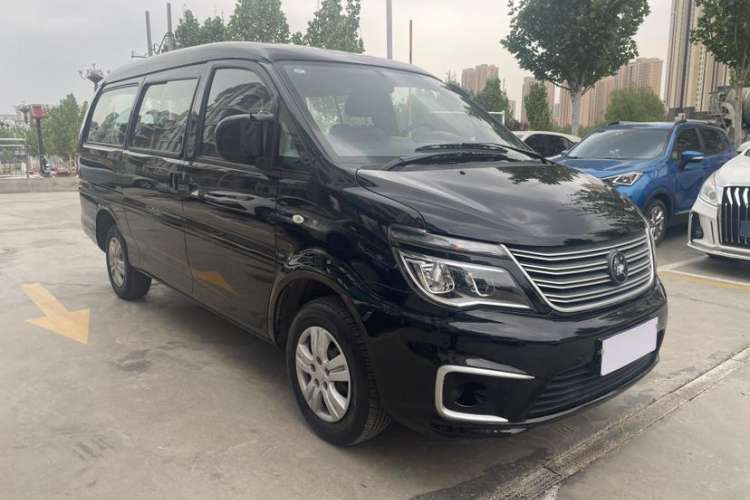 Used FORTHING Lingzhi 2022 M5L 1.6L Utility Model 7 Seats Exterior 2