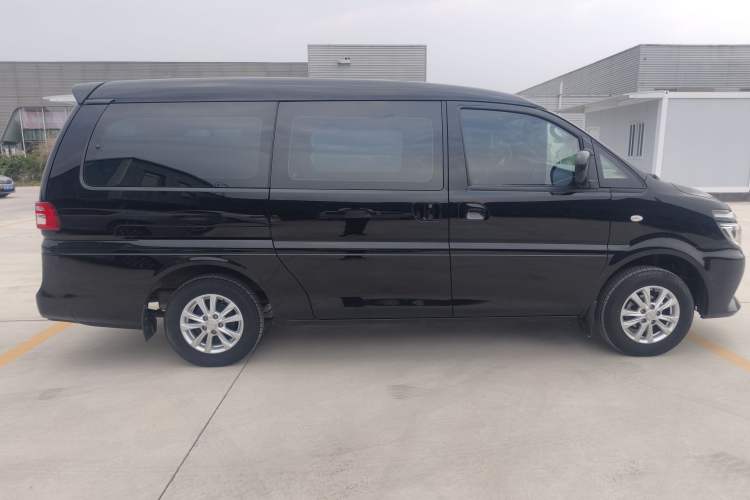 Used FORTHING Lingzhi 2022 Striving Version M5L 1.6L Luxury 7-Seater Exterior 3