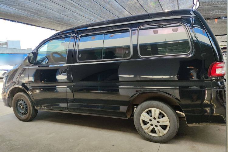Used FORTHING Lingzhi 2022 M5 1.6L Practical Model 5 Seats Exterior 3