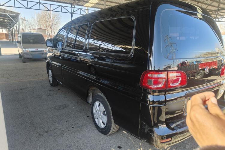 Used FORTHING Lingzhi 2022 Striving Version M5L 1.6L Base Model 9-Seater Exterior 4