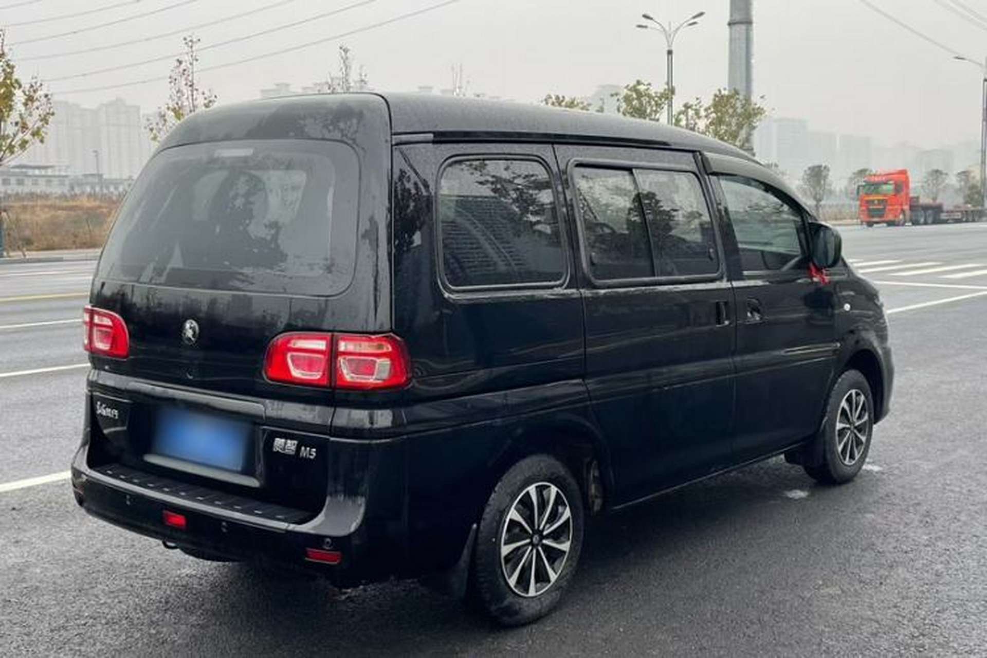Used FORTHING Lingzhi 2022 M5 1.6L Practical 7-Seater Exterior 5