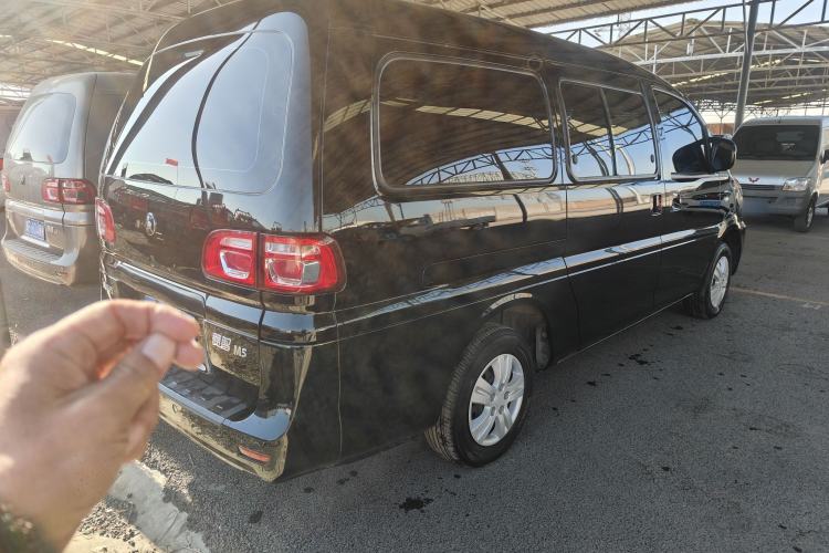 Used FORTHING Lingzhi 2022 Striving Version M5L 1.6L Base Model 9-Seater Exterior 7